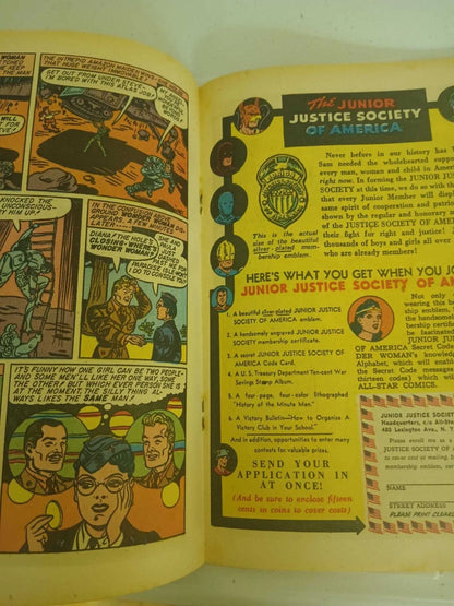 Wonder Woman #4 DC 1943 High Grade White Pages